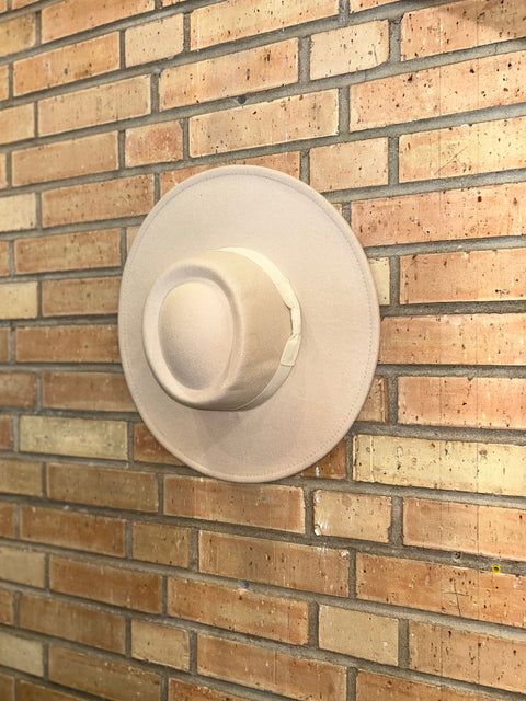 Lulu Garou Cora Hat